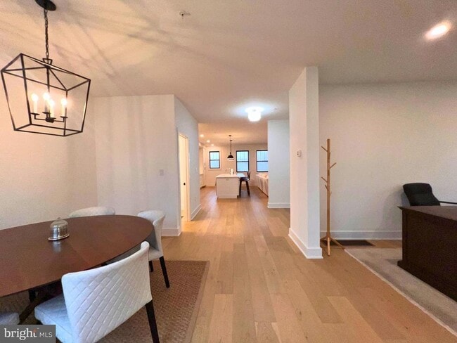 Building Photo - 986 Henry Ave