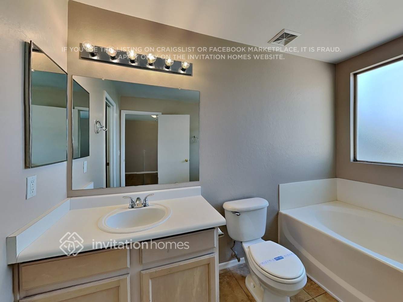 Building Photo - 15417 W Port Royale Ln