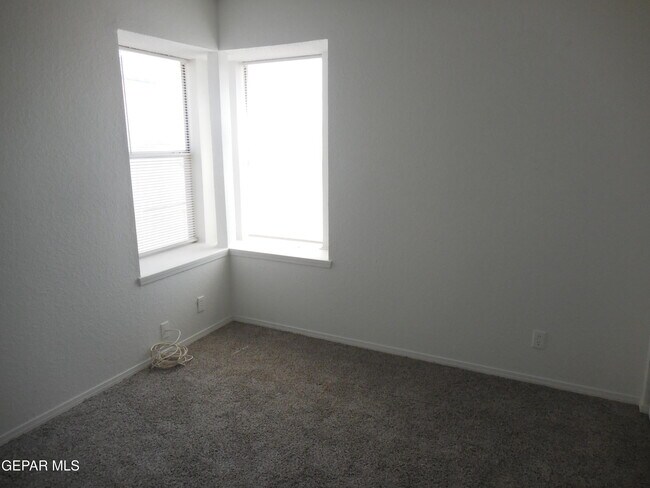 Building Photo - 5804 River Hollow Ct