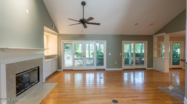 Building Photo - 1305 Rowland Dr
