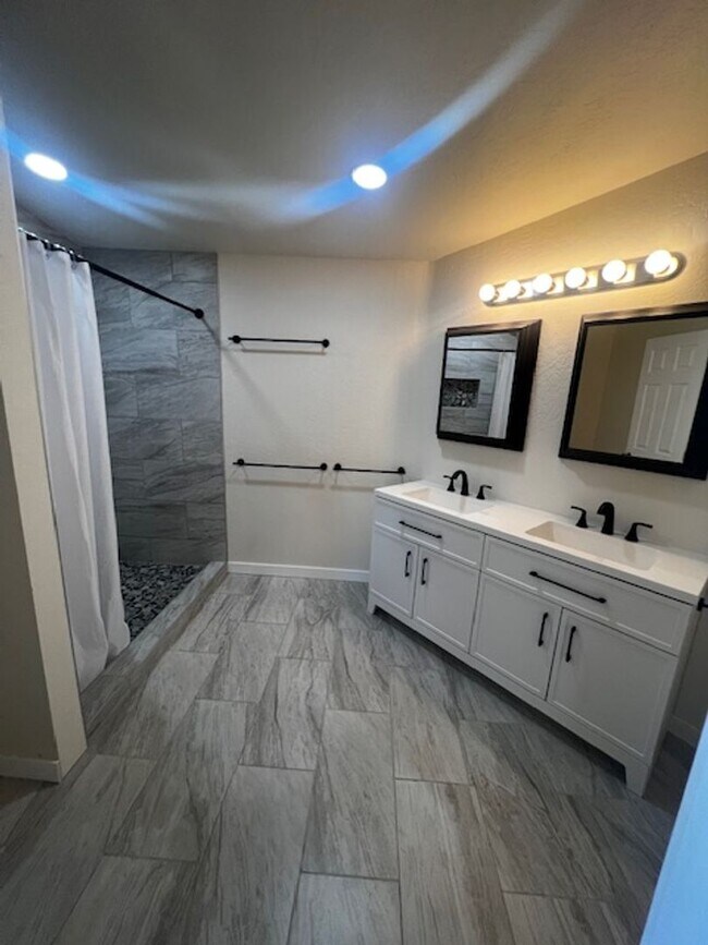 Building Photo - Sun Lakes long term Rental