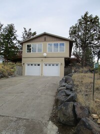 Building Photo - Spacious 2 Story, 2 Bedroom, 2 Bath Home o...