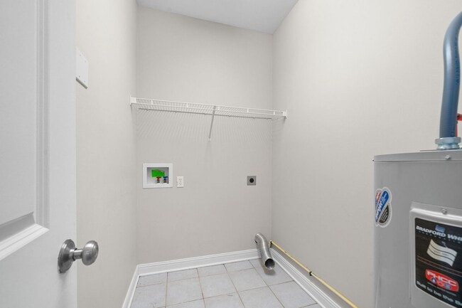Building Photo - Cute Duplex in the Heart of Pembroke !!
