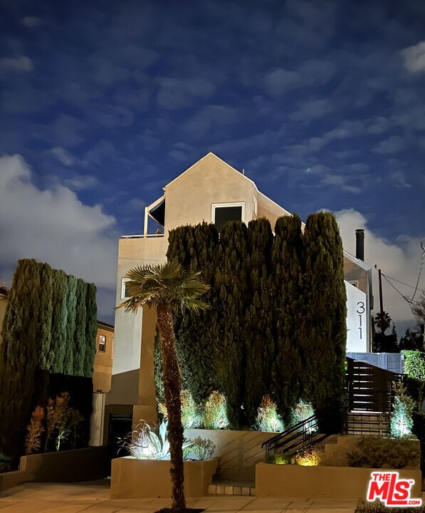 Building Photo - 311 Hill St