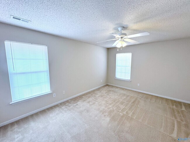 Building Photo - 120 Clover Ridge Dr