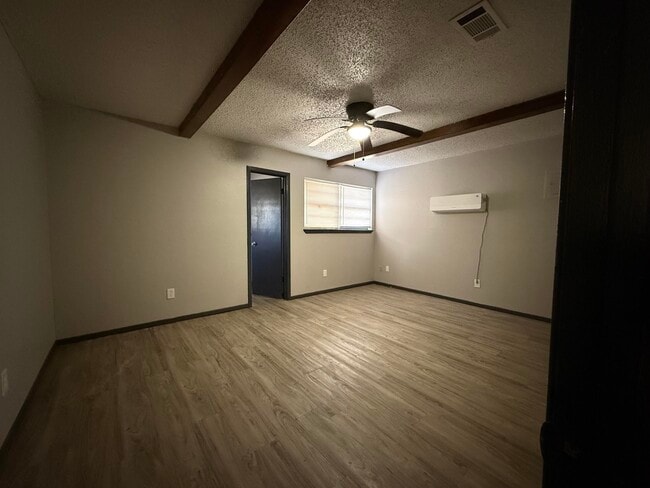 Building Photo - 1318 25th St