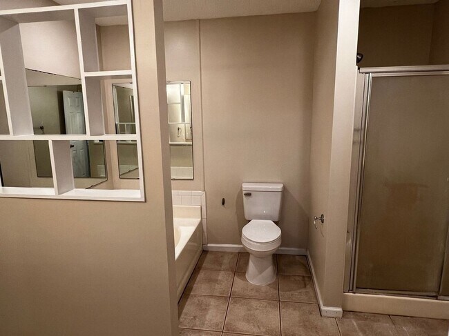 Building Photo - 105 Baytree Ct