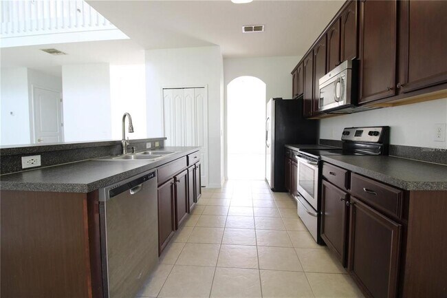 Building Photo - 16543 Cedar Run Dr