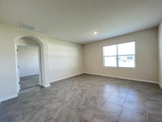 Building Photo - **4 bd/2bath Home available in the exclusive gated community of Lake Diamond!!!