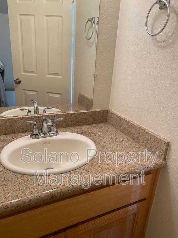 Building Photo - 516 Pacific Ave