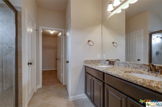Building Photo - 271 Limestone Creek