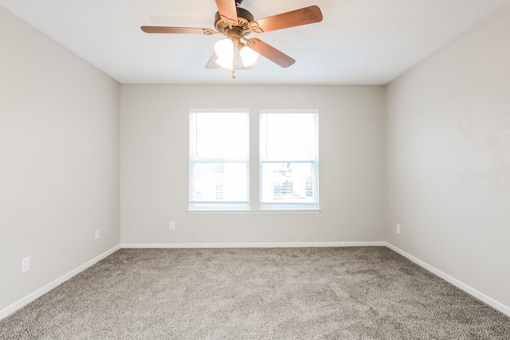 Building Photo - 35 Frostwood Ln