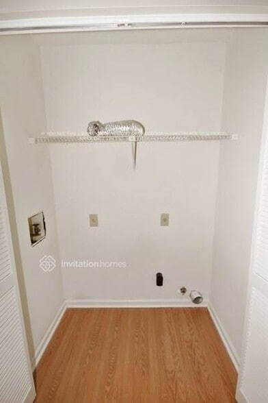 Building Photo - 950 Laurel Mill Dr