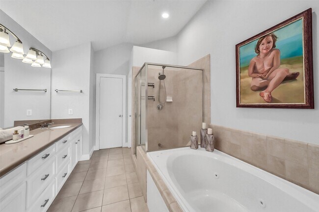 Building Photo - 8715 Meadowcroft Dr