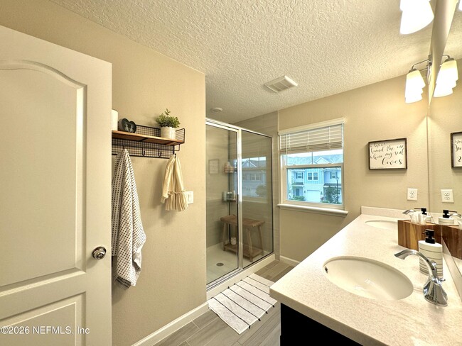 Building Photo - 12665 Josslyn Ln