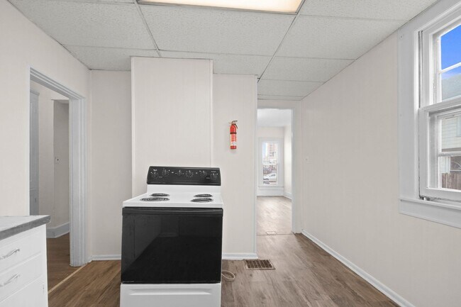 Building Photo - 131 W 13th St