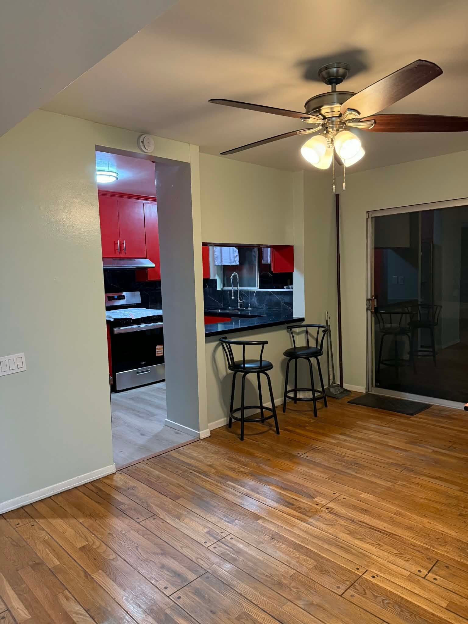 Building Photo - 3200 S Sepulveda Blvd