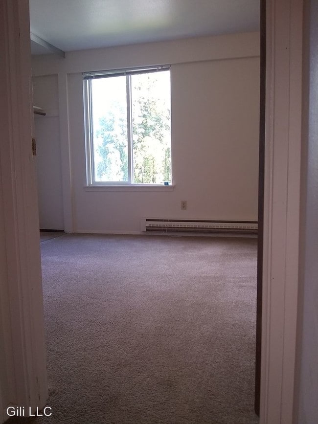 Building Photo - 3030 NE 10th St