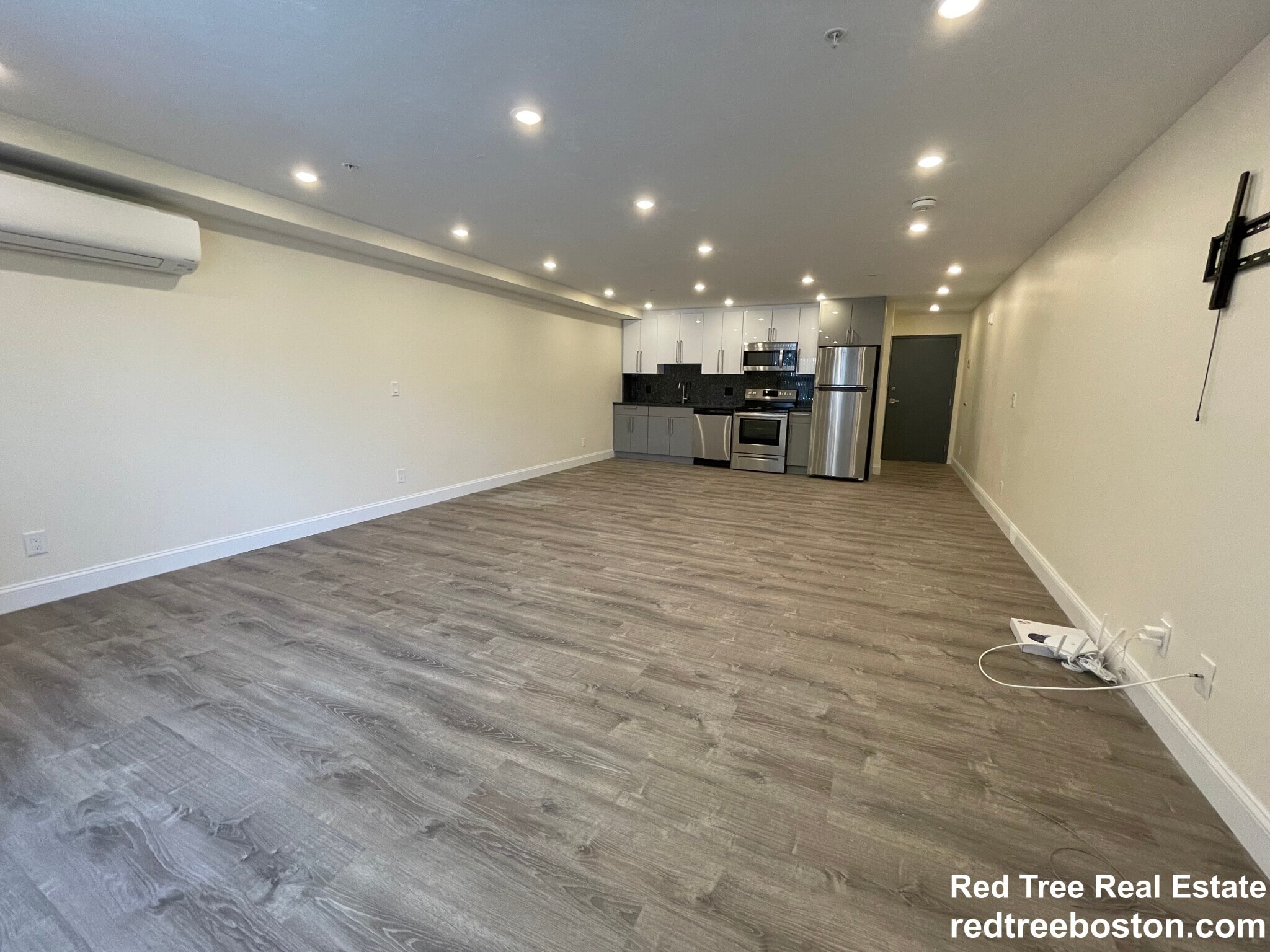 Building Photo - 1028a Commonwealth Ave