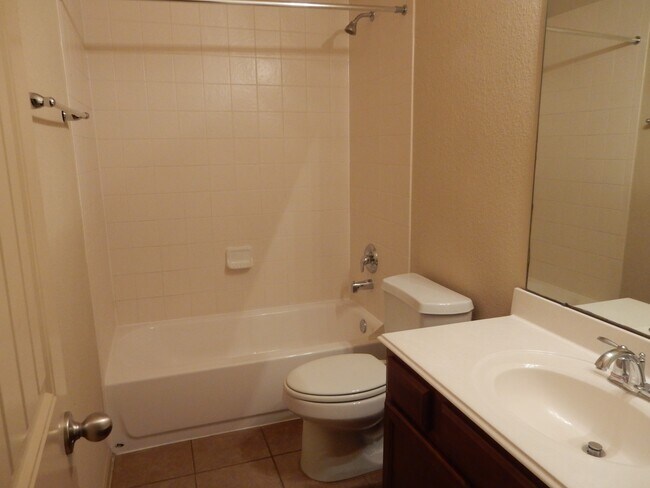 Building Photo - 24510 Avellino Ct