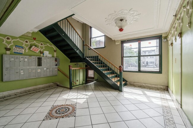 Building Photo - 144 Virginia Ave