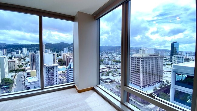Building Photo - Lowest Priced 2-Bed Unit in ONE Ala Moana!!! PENTHOUSE 2 BED/2BATH with Ocean & Mountain Views!