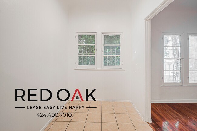 Building Photo - 706 N St Andrews Pl