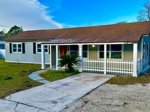 Building Photo - 2214 Peach Dr