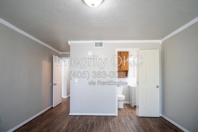 Building Photo - 4101 SE 45th St