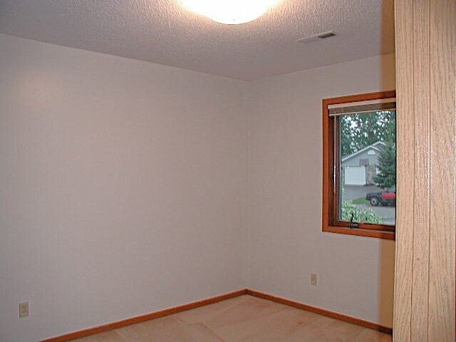 Building Photo - 855 Highview Dr