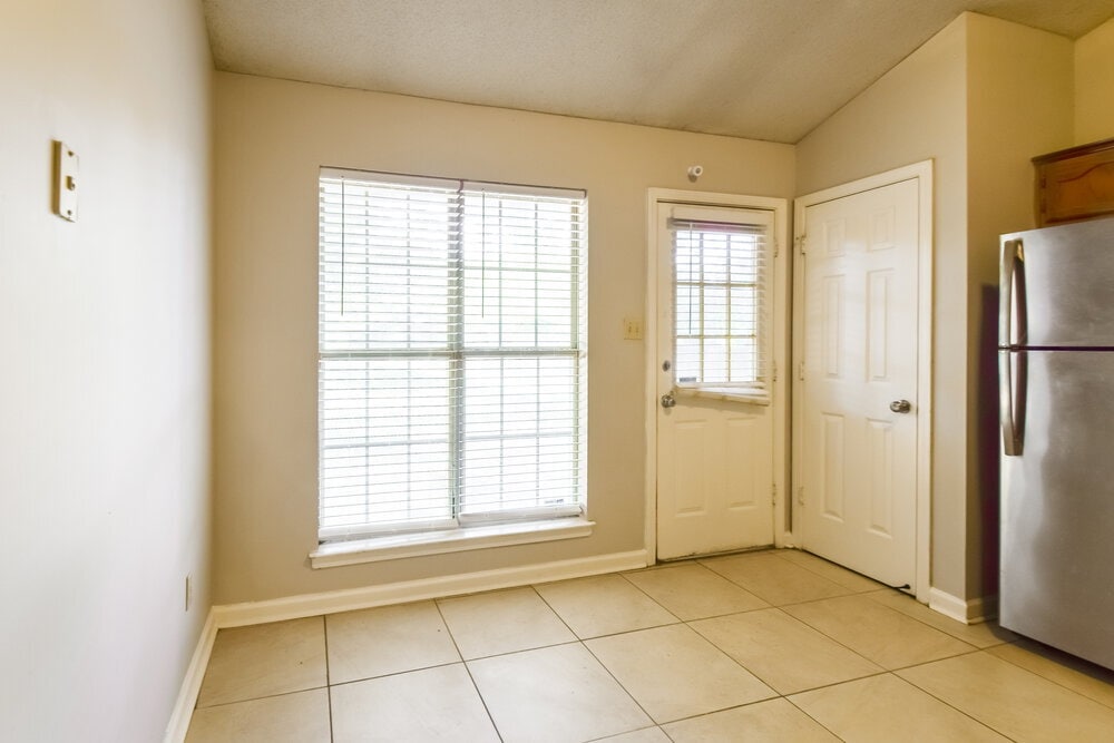 Building Photo - 7417 Hunters Hollow Ln