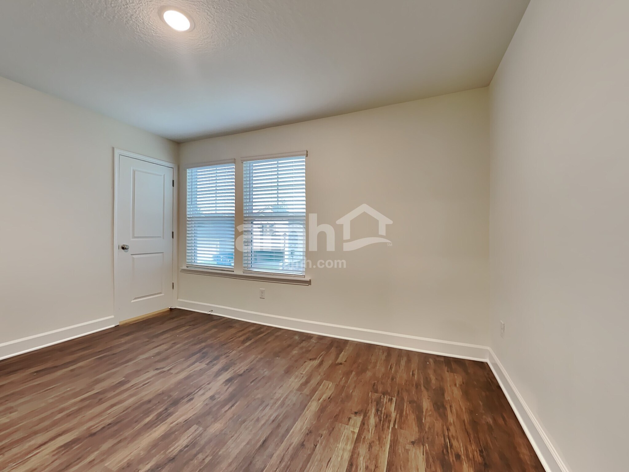 Building Photo - 1003 Tan Tara Trl