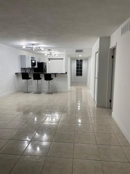 Building Photo - 380 Racquet Club Rd