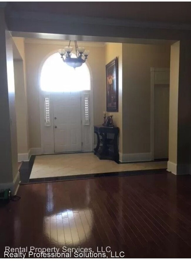 Building Photo - 4 br, 3.5 bath House - 8312 Chadburn Crossing