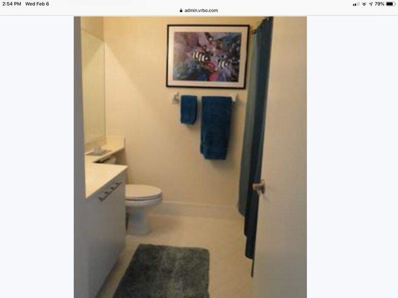 2nd bathroom with tub/shower - 5265 Brisata Circle