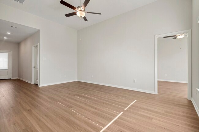 Building Photo - 417 Mustang Trot Dr