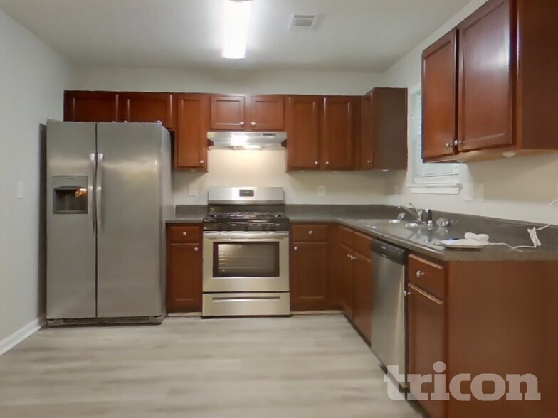 Building Photo - 6972 Foxmoor Way