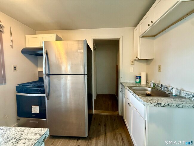 Building Photo - 41 Waterbury Rd