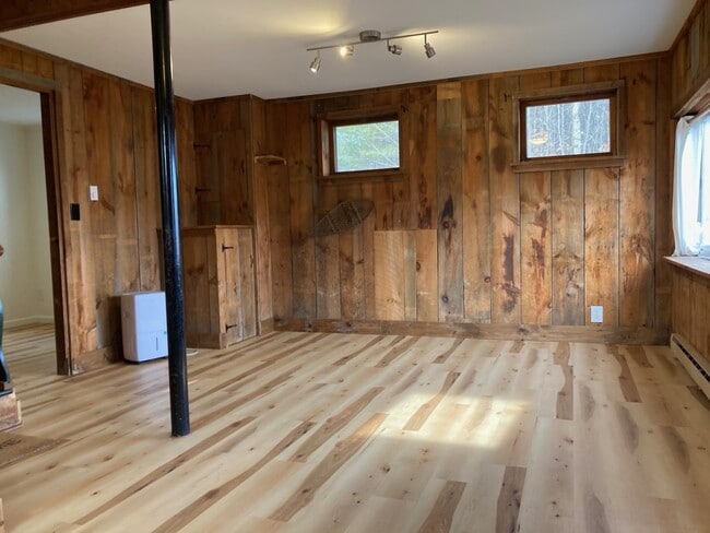 Building Photo - 13 Winhall Hollow Rd