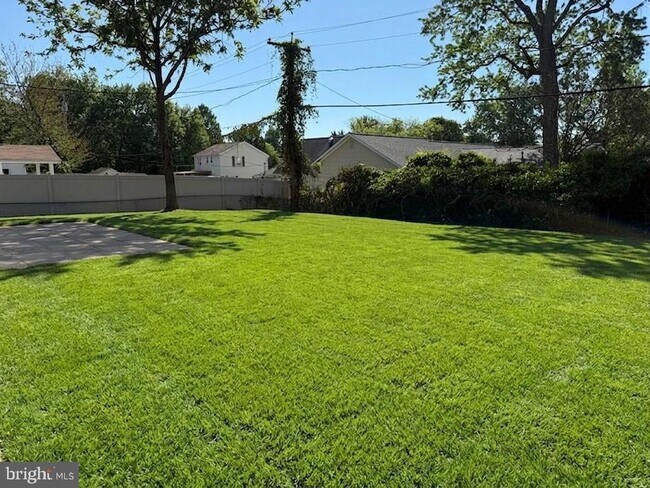 Building Photo - 2803 Barberry Ln