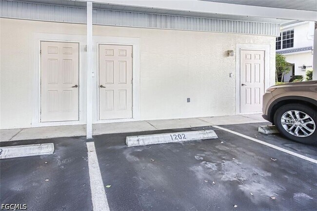 Building Photo - 10135 Colonial Country Club Blvd