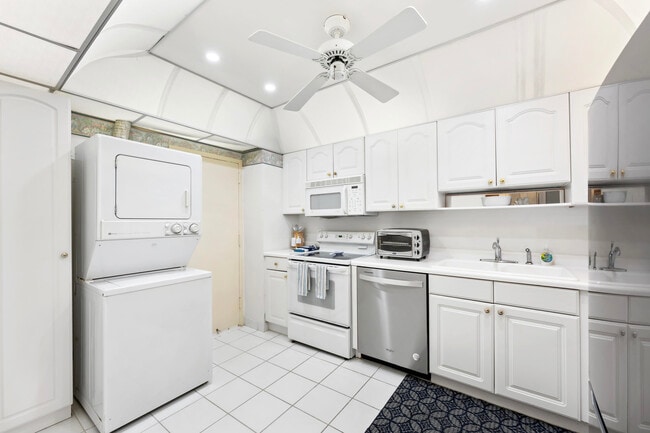 Building Photo - 3475 S Ocean Blvd