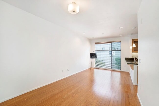 Building Photo - 153 City Limits Cir