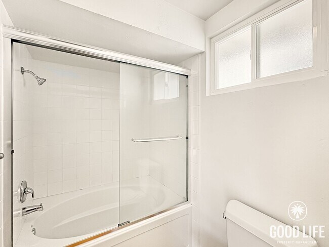 Building Photo - Spacious Rancho Peñasquitos Pool Home with Vaulted Ceilings & Swimming Pool