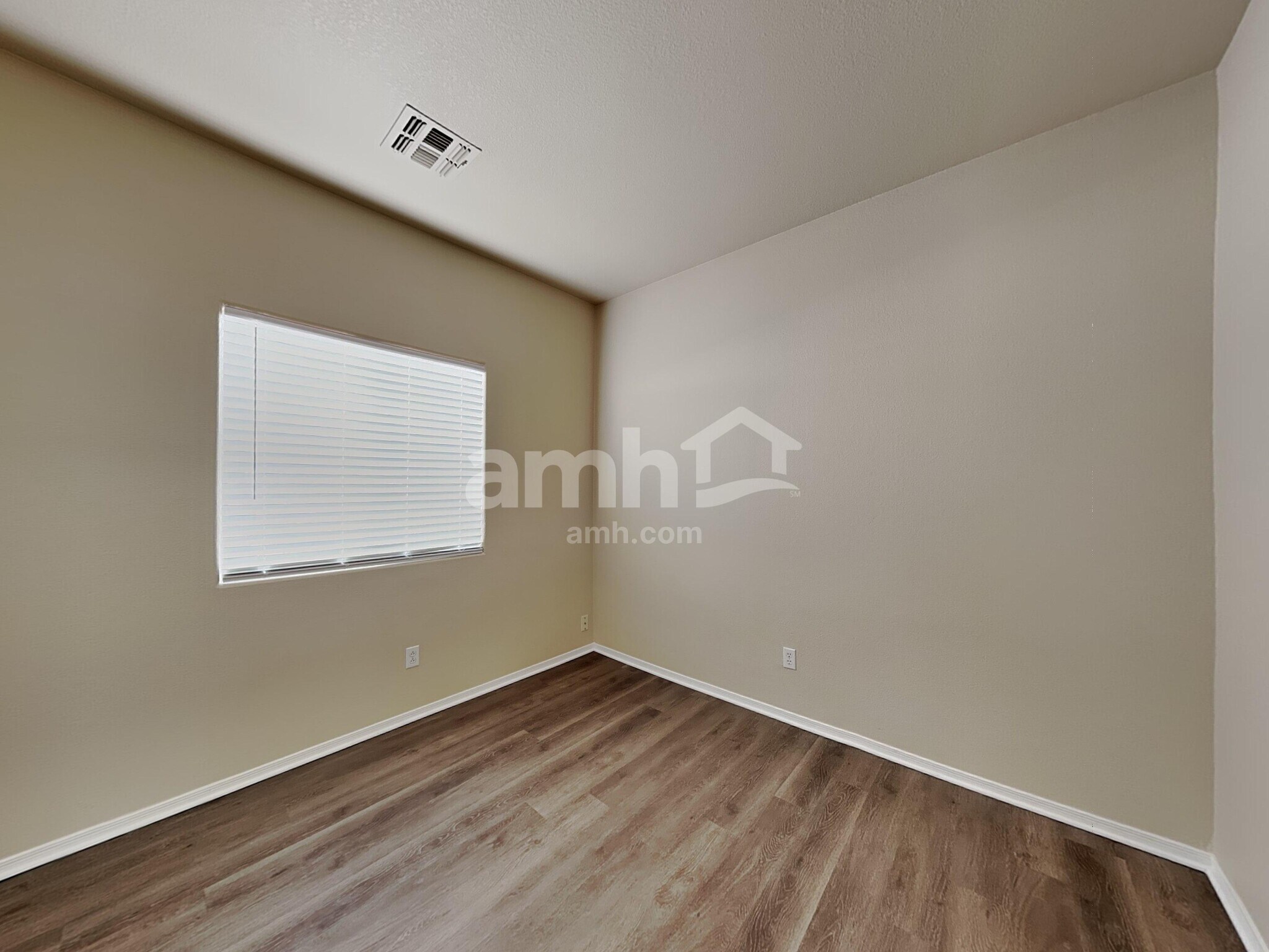 Building Photo - 3506 N 130th Ave