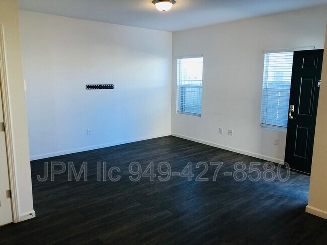 Building Photo - 537 Autumn Breeze Cir