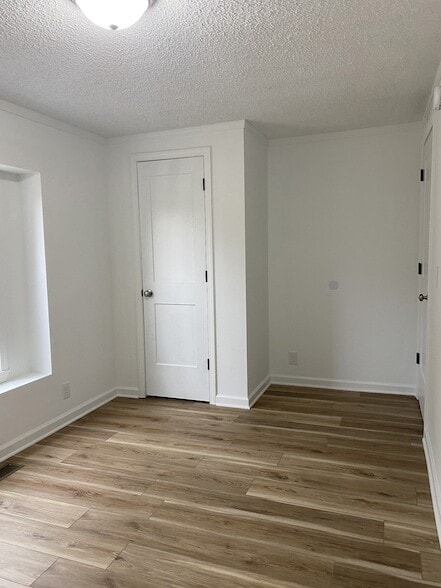 Building Photo - 404 Dorris Rd