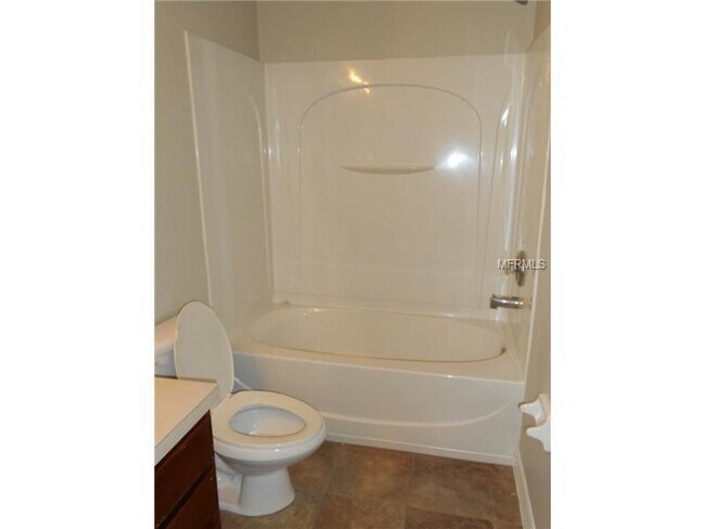 Building Photo - MOVE IN SPECIAL-3/2.5 Spacious Townhouse w/ 2 Car Garage in St. Cloud