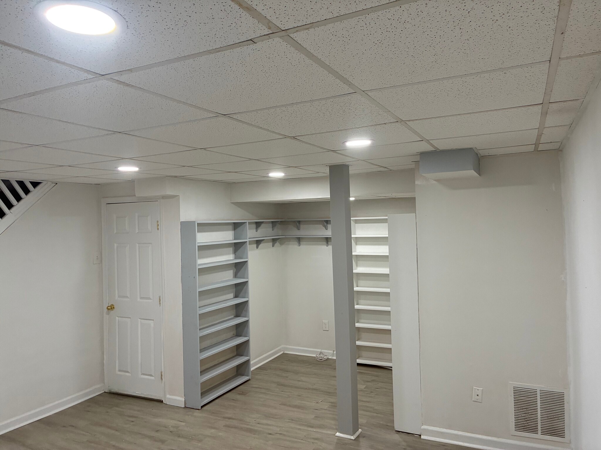 Building Photo - 623 Saint Georges Station Rd