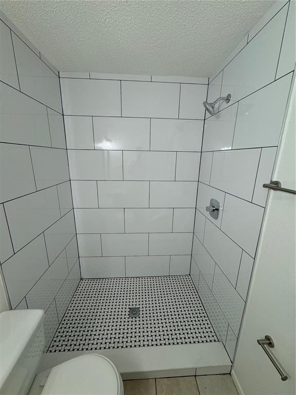 Building Photo - 3818 Valley Tree Dr